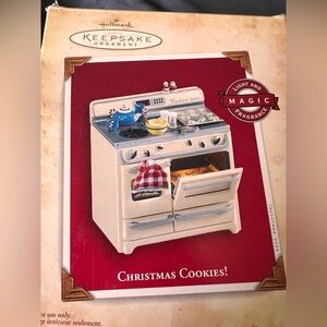 Hallmark Keepsake Ornament - Christmas Cookies stove 2004